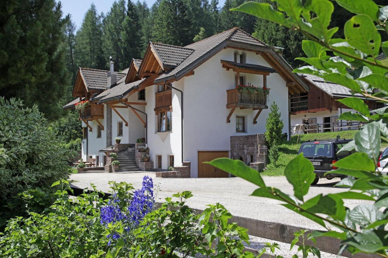 Aria D' Pre Apartment Бадия Екстериор снимка